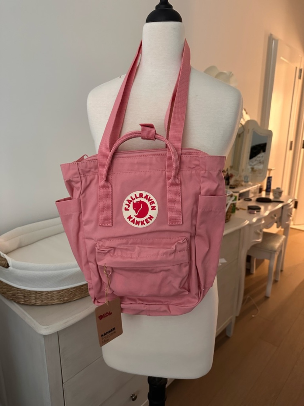 Fjallraven Kanken mini Totepack in Pink with shoulder pads & water bottle pocket